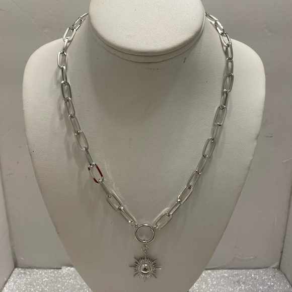 Gaget girl necklace - Picture 9 of 10